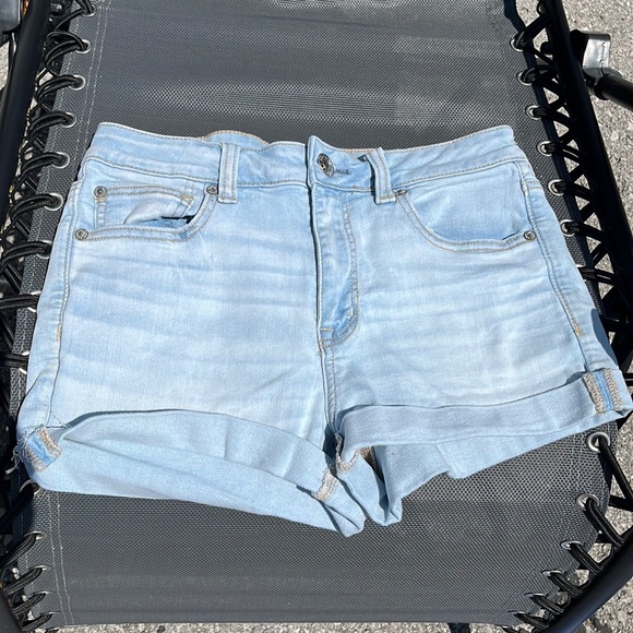 Light wash jean shorts - Picture 1 of 2